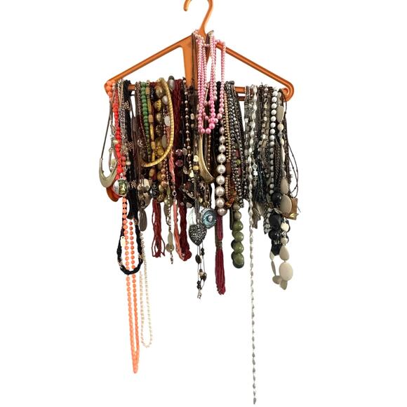 Over 6 Lbs Vintage And Costume Necklaces Multi Color Beaded Statement Lot - Picture 3 of 11